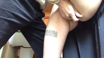 შპრიცი სკოლის აბაზანაში, ნამდვილი ქაფიანი ორგაზმი - ჩემმა მასწავლებელმა ყველაფერი გააკეთა